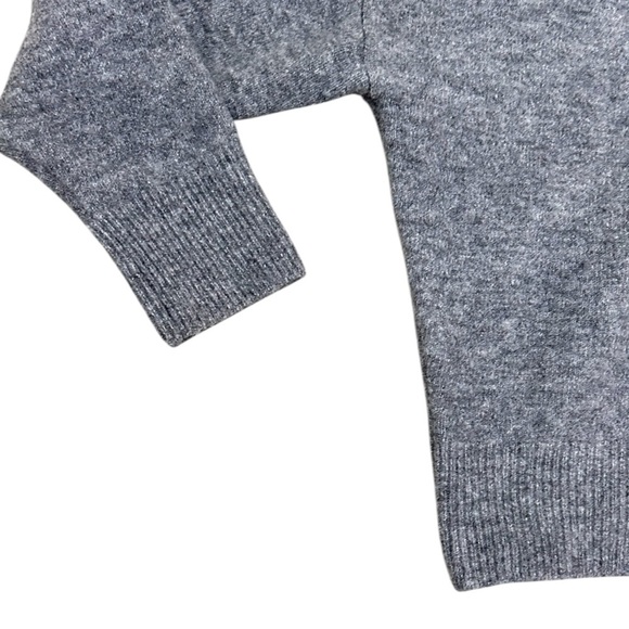 Zara gray wool blend oversized crew neck cropped
Dolman sleeves size small - Picture 5 of 10